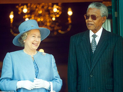 Ελισάβετ: Η κληρονομιά του Μαντέλα είναι η ειρηνική Ν. Αφρική